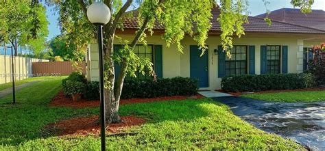 The 1,339 Square Feet single family home is a 2 beds, 2. . 11020 sw 23rd st davie zillow